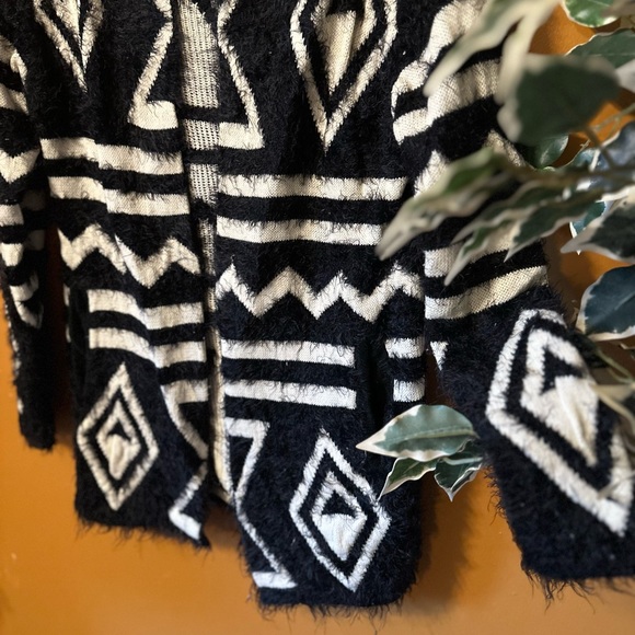 b&w fuzzy open cardigan - Picture 2 of 5